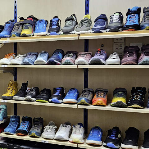 Kinderschuhe in der Kinderabteilung